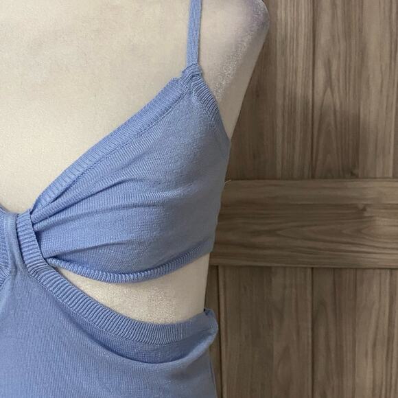 NWT Le Lis Small sky blue tie back top - Picture 3 of 4